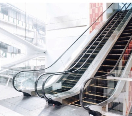 Scala mobile della passeggiata commovente di andamento privo d'intoppi